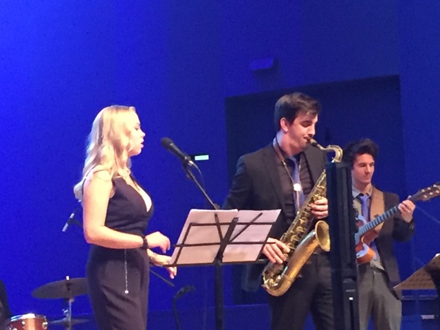 Gesang-Sax-und-Gitarre-Freiburg.jpeg