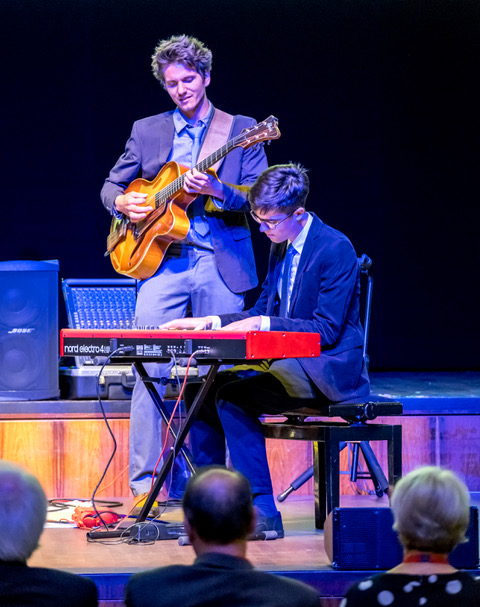 Piano-und-Gitarre-Freiburg.jpeg